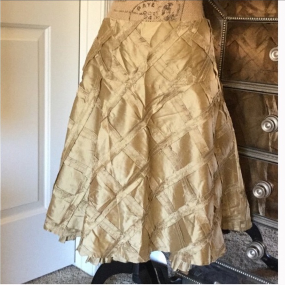 SOLD Nanette Lepore Gold Textured Midi Skirt sz 4
